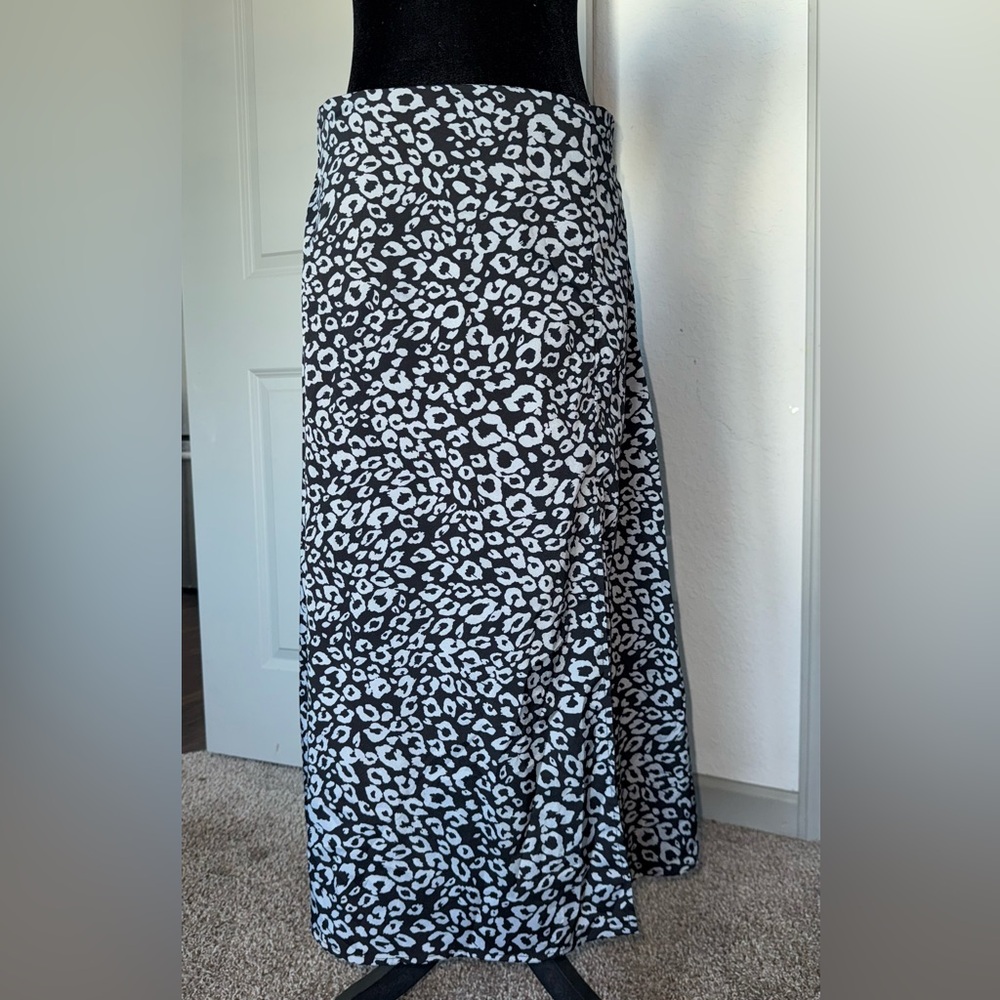 SHEIN Black and White Animal Print Maxi Skirt